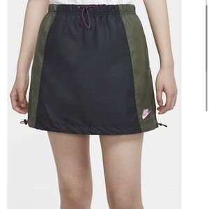 Nike Nylon Drawstring Skirt Size M